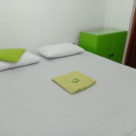Kandy Walkers Hostel Tennekumbura Exteriör bild