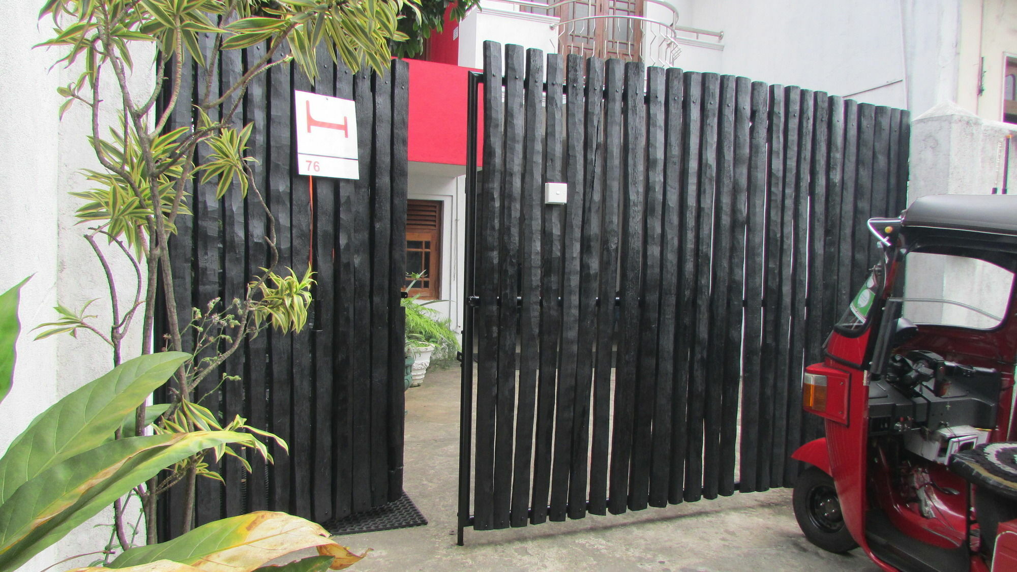 Kandy Walkers Hostel Tennekumbura Exteriör bild