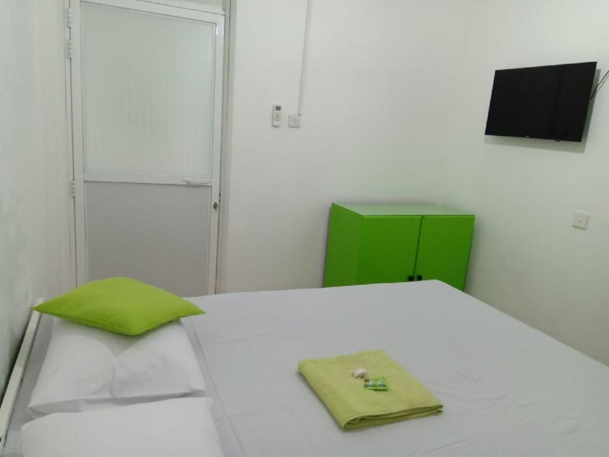 Kandy Walkers Hostel Tennekumbura Exteriör bild