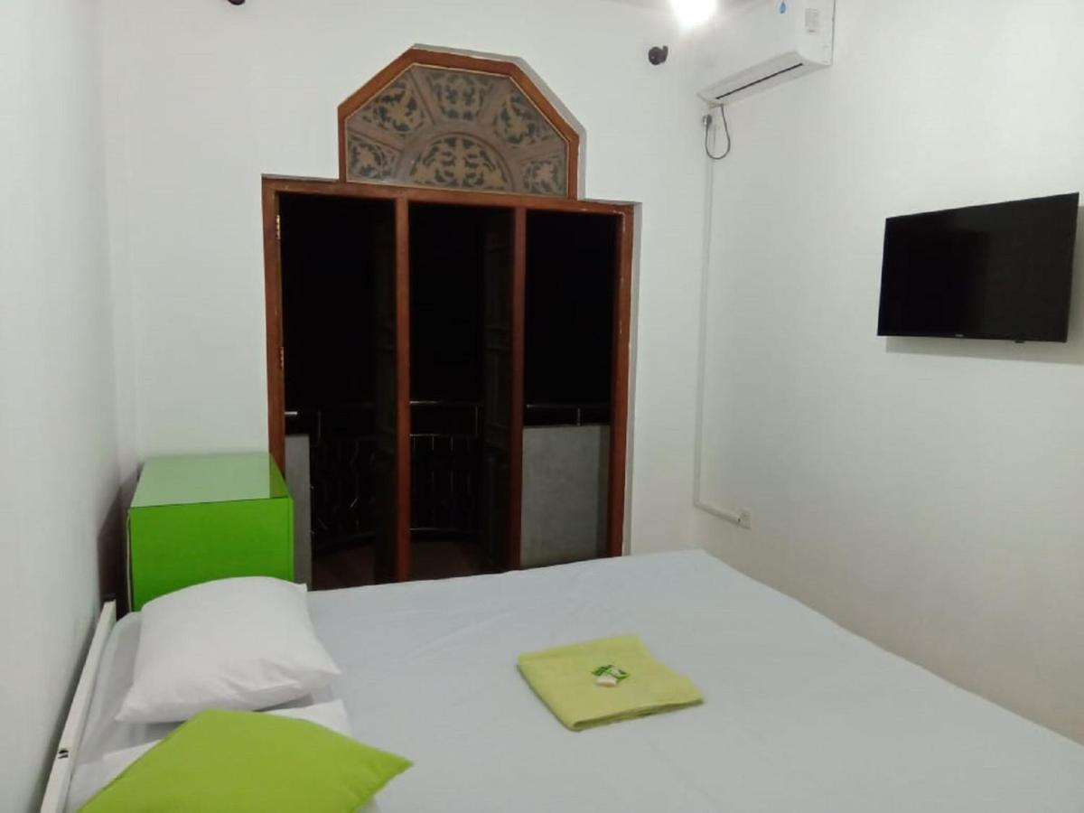 Kandy Walkers Hostel Tennekumbura Exteriör bild