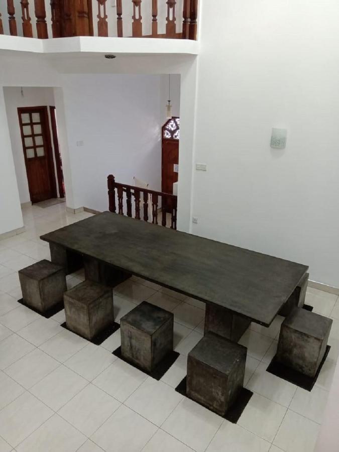 Kandy Walkers Hostel Tennekumbura Exteriör bild