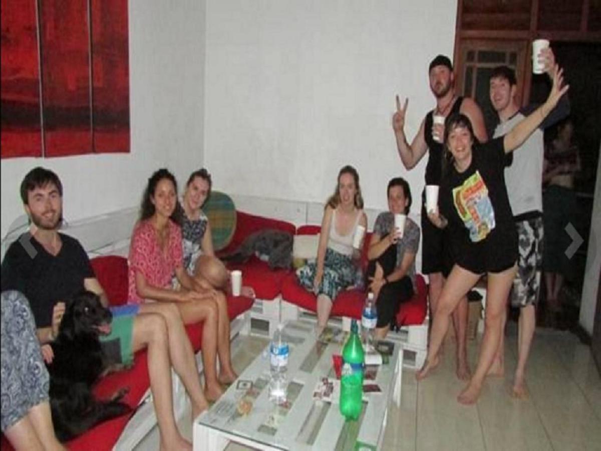 Kandy Walkers Hostel Tennekumbura Exteriör bild